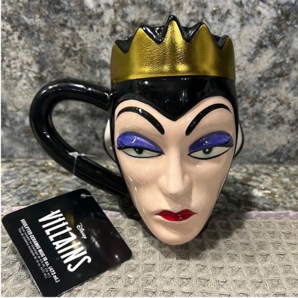 NWT Disney Villains Evil Queen Sculpted Ceramic Mug 16 oz Snow White